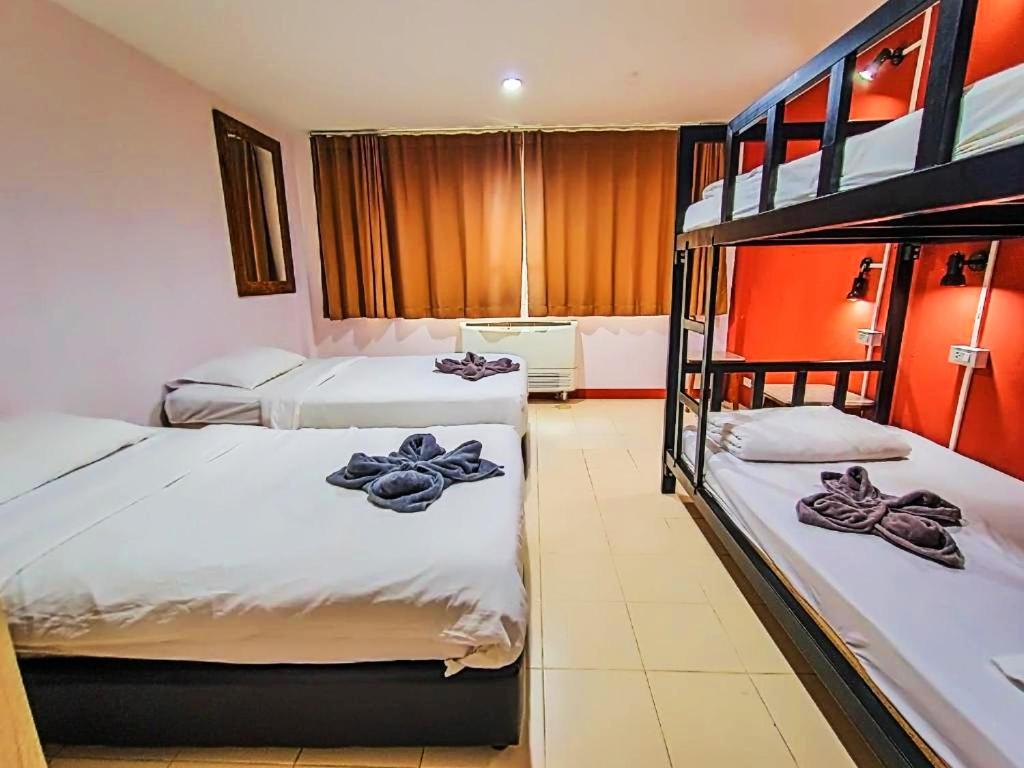 เดอะ มูนเฮาส์ Hotel เชียงใหม่ ภายนอก รูปภาพ