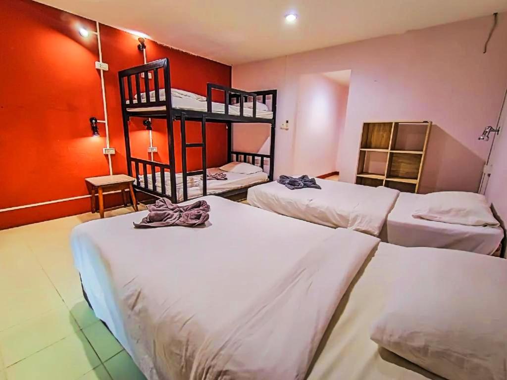 เดอะ มูนเฮาส์ Hotel เชียงใหม่ ภายนอก รูปภาพ