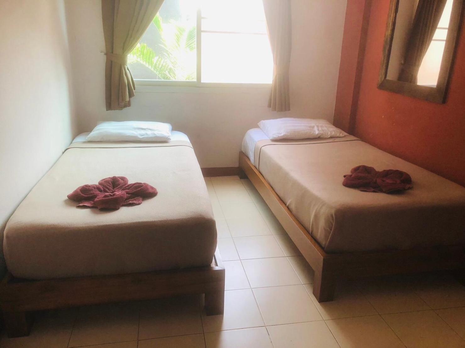เดอะ มูนเฮาส์ Hotel เชียงใหม่ ภายนอก รูปภาพ